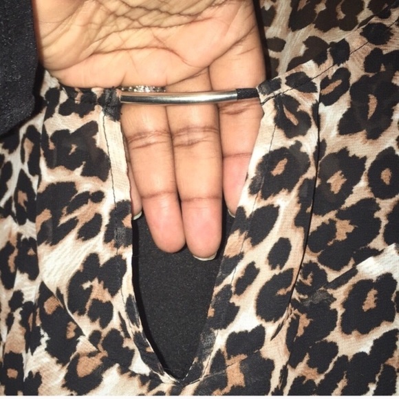 2X Faith and Joy Split Sleeve Leopard Print Blouse - Picture 3 of 6